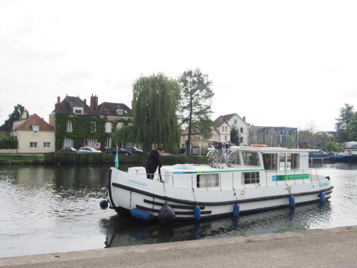 Ferienwohnung Le Mont Brenn Auxerre Exterior foto
