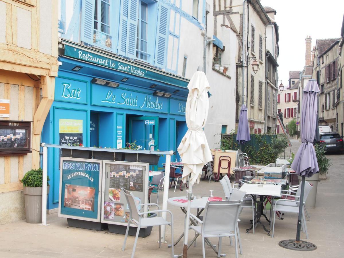 Ferienwohnung Le Mont Brenn Auxerre Exterior foto