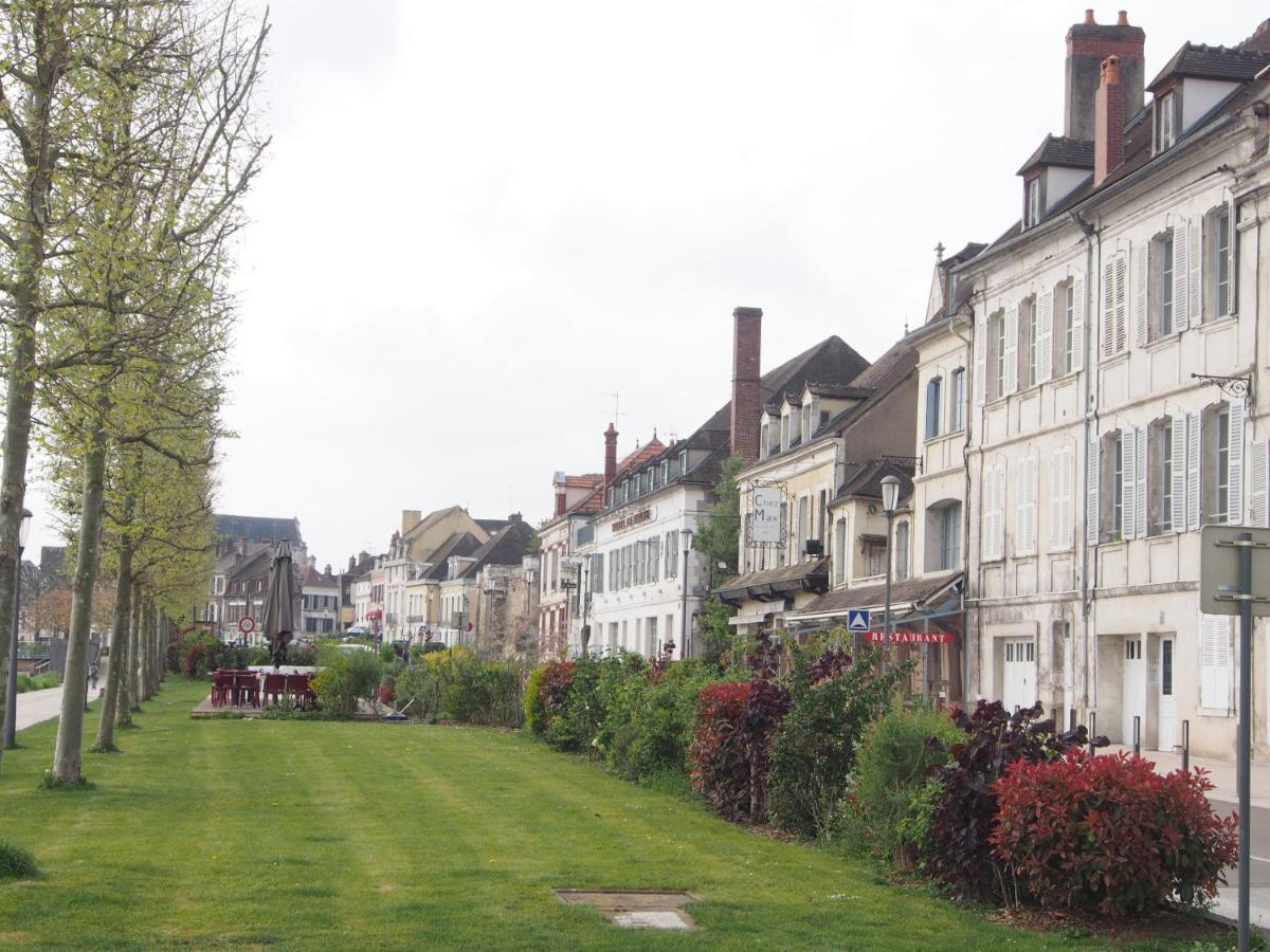 Ferienwohnung Le Mont Brenn Auxerre Exterior foto