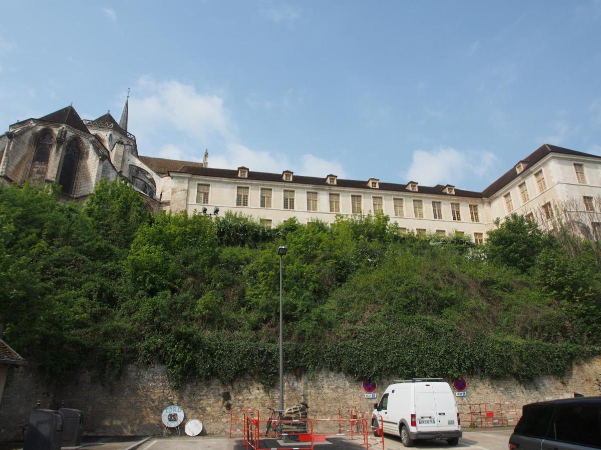 Ferienwohnung Le Mont Brenn Auxerre Exterior foto